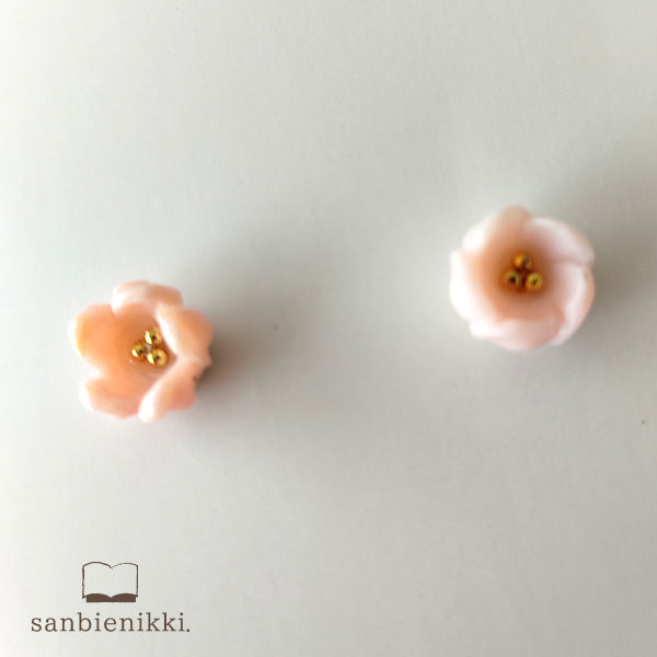 sanbienikki. 花咲く ピンクブルームピアス 春 花 ピンク 大人可愛い シンプル ピアス サージカルステンレス サンビエニッキ 送料無料 (当店負担)