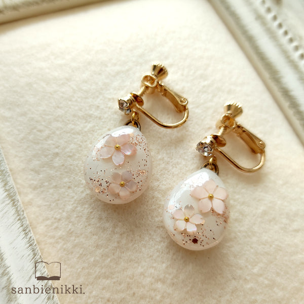 sanbienikki. 桜シェル しずくイヤリング 桜 さくら 桜ピンク しずく 入学式 イヤリング サンビエニッキ 送料無料 (当店負担)