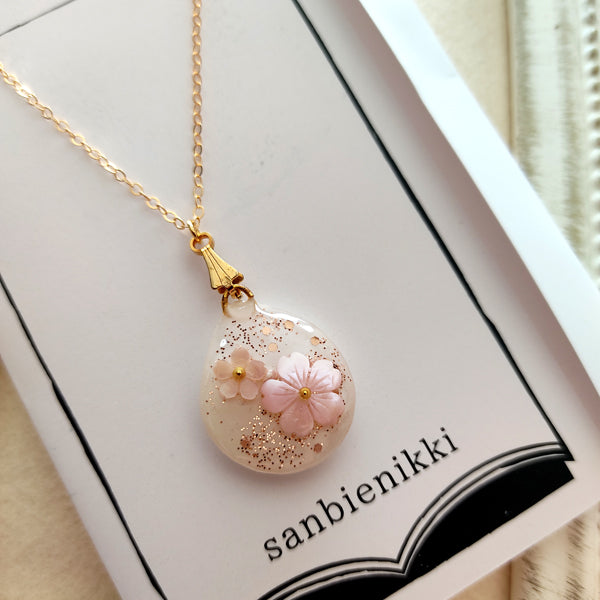 sanbienikki. 桜シェル しずくネックレス 桜 さくら 桜ピンク しずく 14KGF ネックレス 入学式 サンビエニッキ 送料無料 (当店負担)